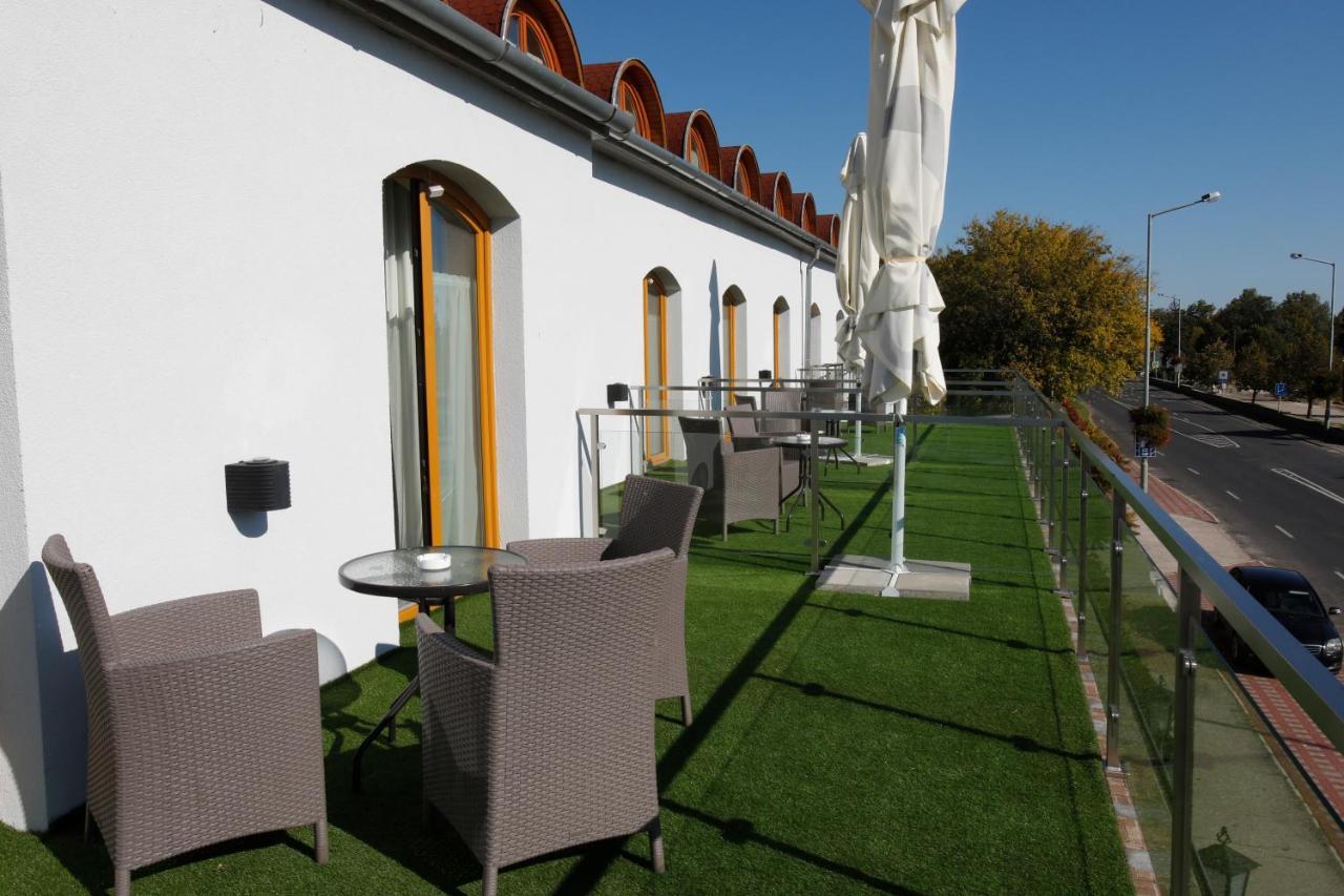 Wellness Hotel Laroba Alsóörs Zewnętrze zdjęcie